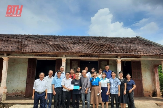 Chắp cánh ước mơ cho cậu học trò nghèo