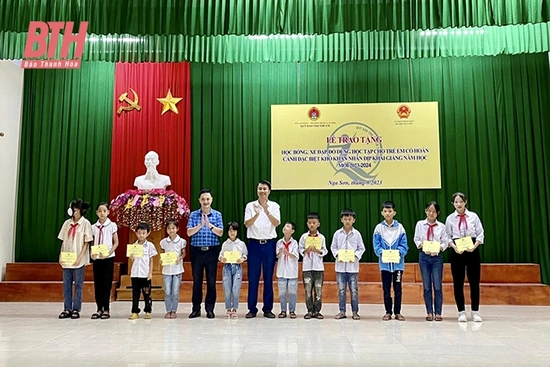 Chung tay chăm sóc, giảm thiểu tổn hại cho trẻ em