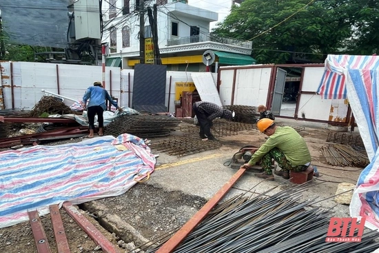 Phân luồng giao thông phục vụ thi công công trình sửa chữa cầu Cải