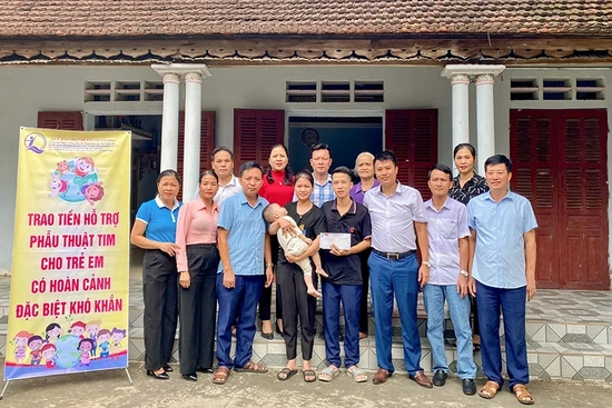 Hỗ trợ kinh phí phẫu thuật tim cho trẻ em có hoàn cảnh khó khăn