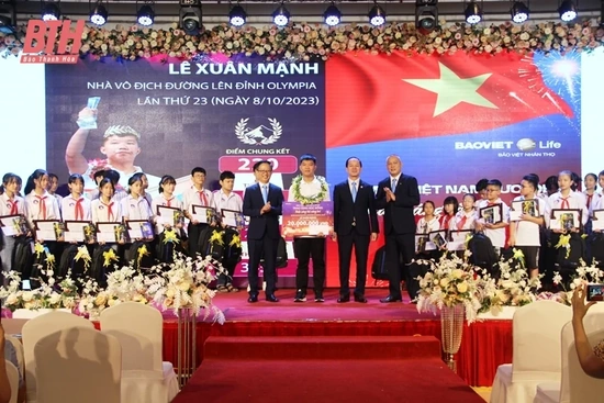 Chương trình “Vì một Việt Nam tươi đẹp – Thắp sáng tương lai”