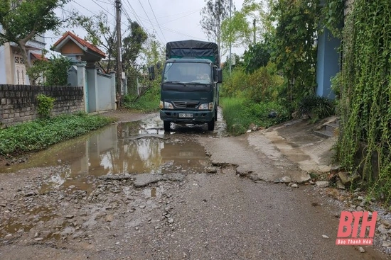Công bố tình huống khẩn cấp về thiên tai và ban hành Lệnh xây dựng công trình khẩn cấp