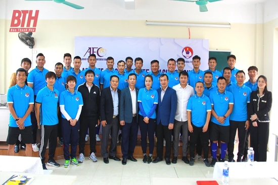 Khai giảng khóa đào tạo huấn luyện viên bóng đá chứng chỉ C/AFC/VFF năm 2024