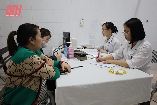 Quan tâm khám, sàng lọc thai kỳ cho sản phụ