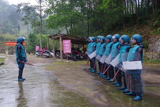 Xây dựng lực lượng dân quân tự vệ “vững mạnh, rộng khắp”