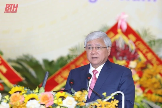Giữ vững mối quan hệ “máu-thịt” giữa Đảng, Nhà nước với Nhân dân, sự đoàn kết của Đảng bộ, đoàn kết giữa các thành phần, giai cấp, tầng lớp xã hội, giữa đồng bào các dân tộc “Đã nói là làm, đã đi là đến, đã bàn là thông, đã quyết cả tỉnh một lòng” (*)