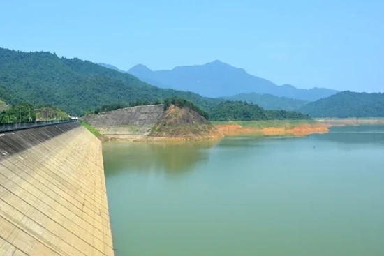 Thông báo vận hành điều tiết lũ hồ Cửa Đạt