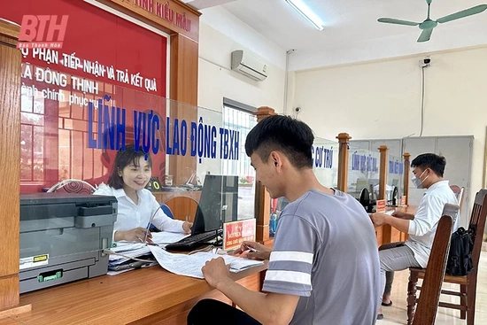 Nâng cao chất lượng cán bộ cơ sở ở Đông Sơn