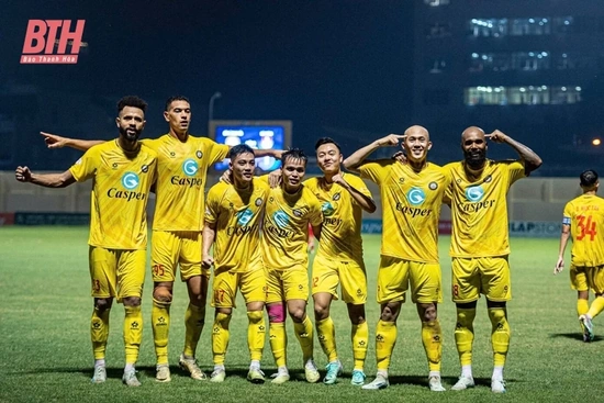 Điểm nhấn vòng 5 V.League 1: ĐKVĐ thua cay đắng trên sân nhà, Đông Á Thanh Hóa vẫn dẫn đầu
