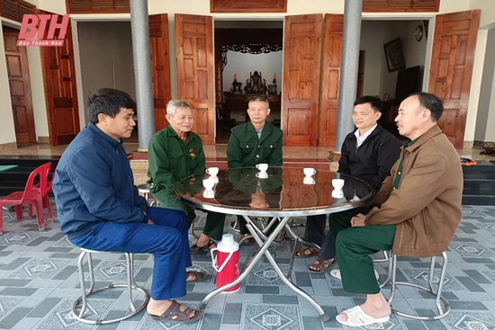 Những ngôi nhà ấm tình đồng đội