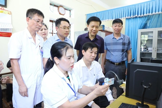 Đánh giá tình hình hoạt động y tế cơ sở sau khi vận hành mô hình chính quyền địa phương 2 cấp tại xã Hoằng Lộc