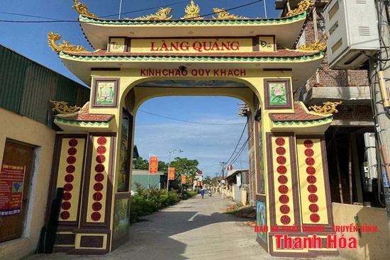 Đất làng Quảng Hán