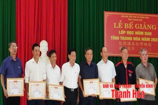  Phát huy vai trò người có uy tín trong đồng bào dân tộc thiểu số