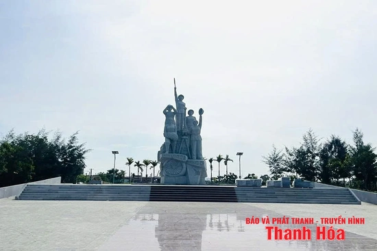 Trận địa Đông Ngàn và Tượng đài Trung đội dân quân gái Hoa Lộc: Địa chỉ đỏ trên hành trình về nguồn