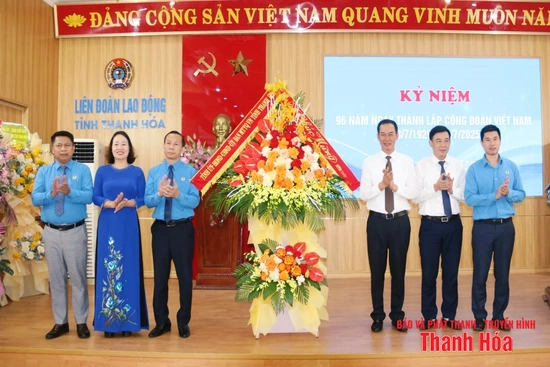 Phó Bí thư Tỉnh ủy Trịnh Tuấn Sinh dự lễ kỷ niệm 96 năm Ngày thành lập Công đoàn Việt Nam