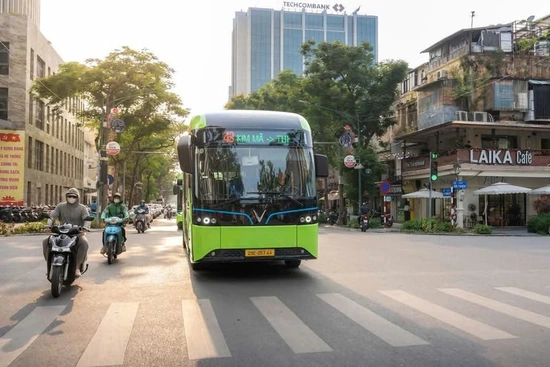 Phương tiện giao thông công cộng bố trí đầy đủ, người dân sẽ từ bỏ xe máy