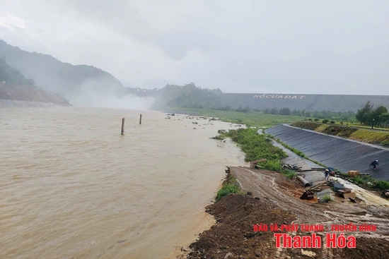 Vận hành an toàn công trình thủy lợi Cửa Đạt phục vụ sản xuất và dân sinh mùa mưa, bão