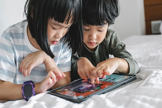 Bộ Y tế yêu cầu tăng cường công tác bảo vệ trẻ em trên môi trường mạng