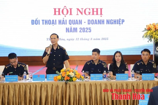 Chi cục Hải quan khu vực X đối thoại với hơn 200 doanh nghiệp