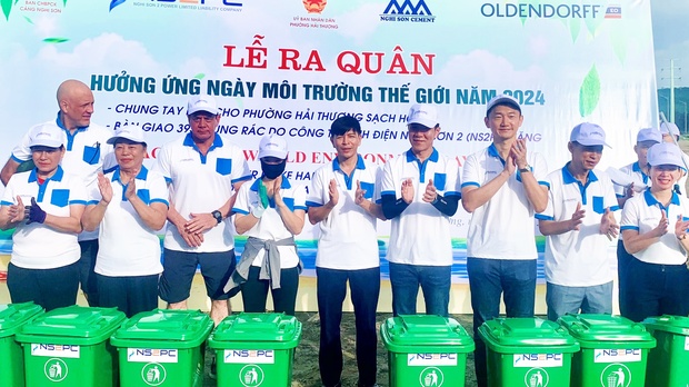 đăng ký m88: Trao gần 400 thùng đựng rác nhằm bảo vệ môi trường