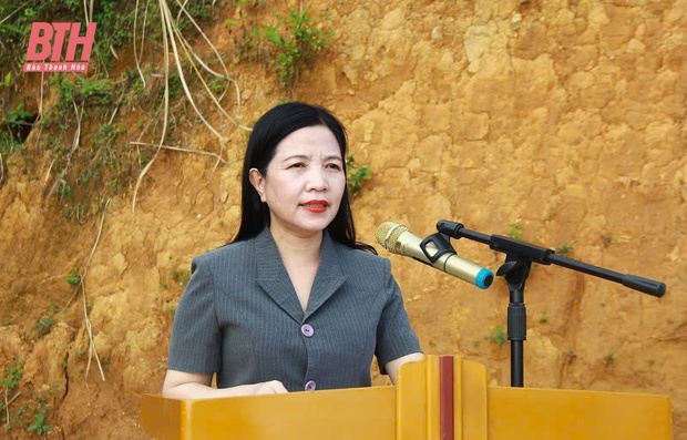 Trưởng Ban Dân vận Tỉnh ủy, Chủ tịch Ủy ban MTTQ tỉnh Phạm Thị Thanh Thủy dự Lễ khởi công xây dựng nhà ở cho cá cược bóng đá m88 nghèo, cá cược bóng đá m88 gia đình chính sách tại Mường Lát, Quan Hóa
