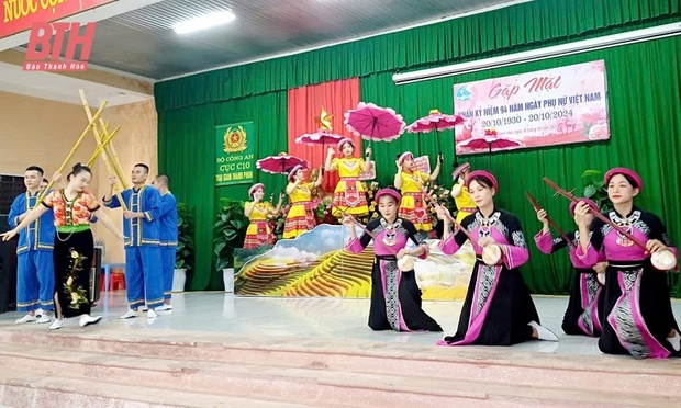 đăng ký m88 thăm, tặng quà nữ phạm nhân dịp 20/10
