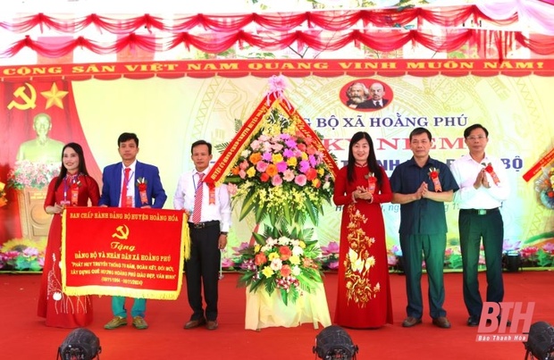 Đảng bộ xã m88 cá cược thể thao trực tuyến Phú kỷ niệm 70 năm ngày thành lập