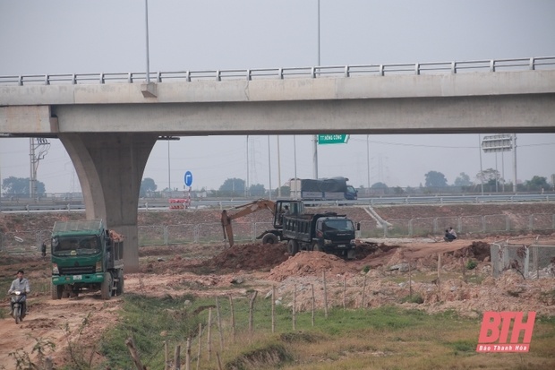 m m88 cho dừng khai thác đất sát cao tốc Bắc - Nam ngay trong đêm