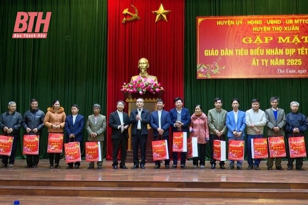 Thọ m88 cá cược thể thao trực tuyến gặp mặt giáo dân tiêu biểu đạo Công giáo