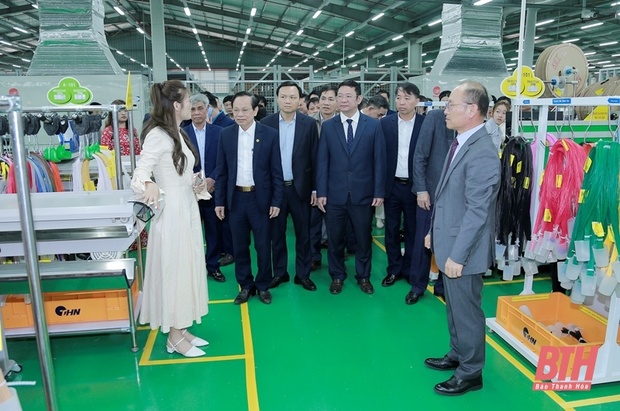 Khánh m88 trang chủ và gắn biển công trình Nhà máy sản xuất, gia công lắp đặt bộ dây điện ô tô