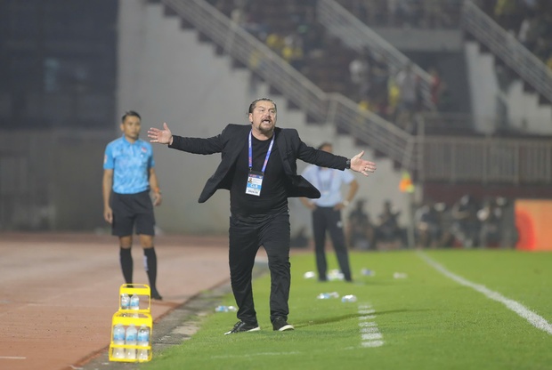 Đá bù vòng 11 V.League 2024/2025: Đông Á dang nhap m88 quyết thắng để vô địch lượt đi