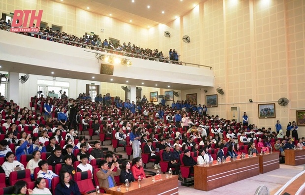 Hơn 1.000 vao m88 tham dự Ngày hội tư vấn tuyển sinh năm 2025 - TUCST