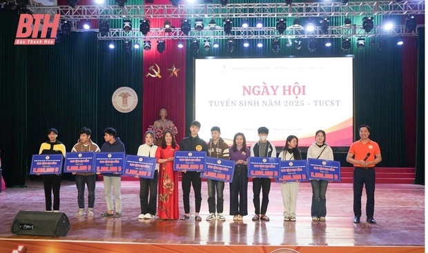 Hơn 1.000 vao m88 tham dự Ngày hội tư vấn tuyển sinh năm 2025 - TUCST