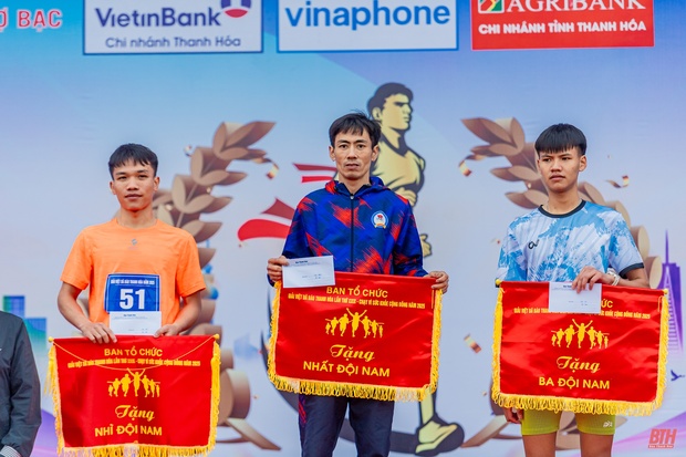 Vinh danh cá nhân, tập thể xuất sắc tại Giải việt dã Báo link vào m88 bhki 2025