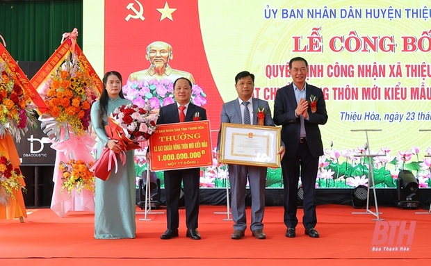 Phó Bí thư Tỉnh ủy Trịnh Tuấn Sinh dự lễ công bố quyết định xã m88 link mới nhất Long đạt chuẩn nông thôn mới kiểu mẫu