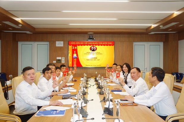 100% chi bộ trực thuộc Đảng bộ m88 cá cược thể thao trực tuyến Điện lực Thanh Hóa hoàn thành tổ chức đại hội nhiệm kỳ 2025-2027 