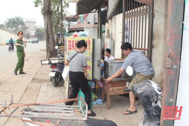 Lập lại trật tự hành lang link m88 Quốc lộ 45 qua thị trấn Kim Tân
