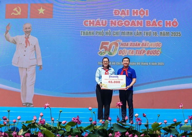 Vinamilk tặng 50.000 hộp sữa cho thiếu nhi TP cá cược bóng đá m88 nhân sự kiện 50 năm thống nhất đất nước