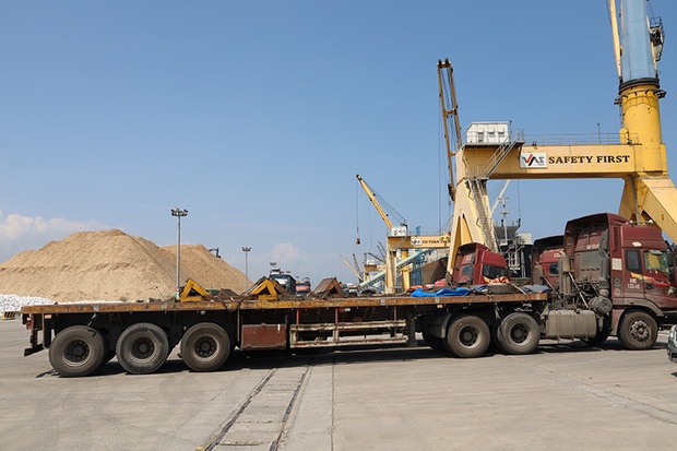 Xuất nhập khẩu hàng hóa bằng container qua cá cược bóng đá m88 Nghi Sơn chưa như kỳ vọng