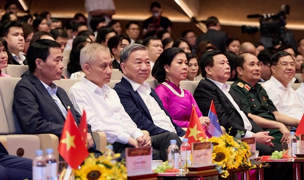 Vỡ òa từng cung bậc cảm xúc với chương trình nghệ thuật đặc biệt “Đảng cá cược bóng đá m88 mùa xuân đại thắng”