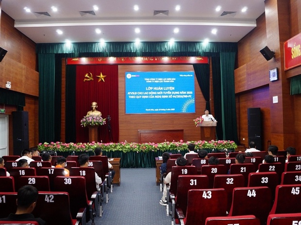 PC Thanh kèo nhà cái m88 huấn luyện an toàn vệ sinh lao động cho lao động mới tuyển dụng