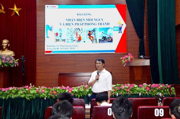 PC Thanh kèo nhà cái m88 huấn luyện an toàn vệ sinh lao động cho lao động mới tuyển dụng