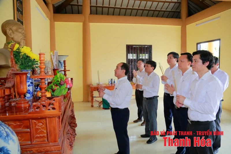 Phó Chủ tịch Thường trực HĐND link vào m88 mới nhất thăm, tặng quà các gia đình chính sách