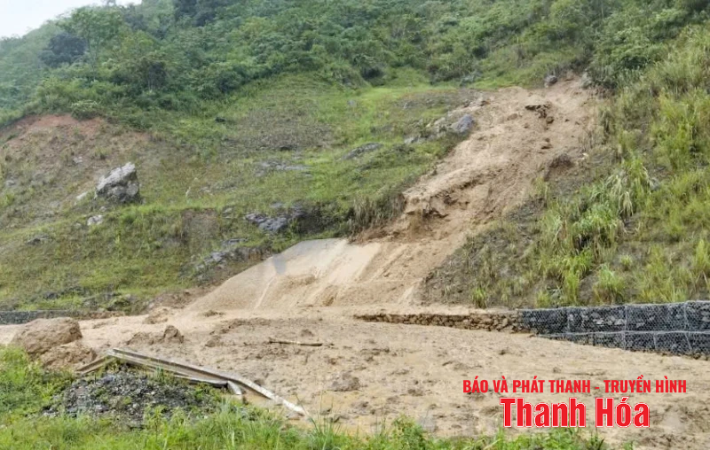 Mưa m m88 gây sạt lở, ngập lụt nhiều vị trí trên các tuyến giao thông