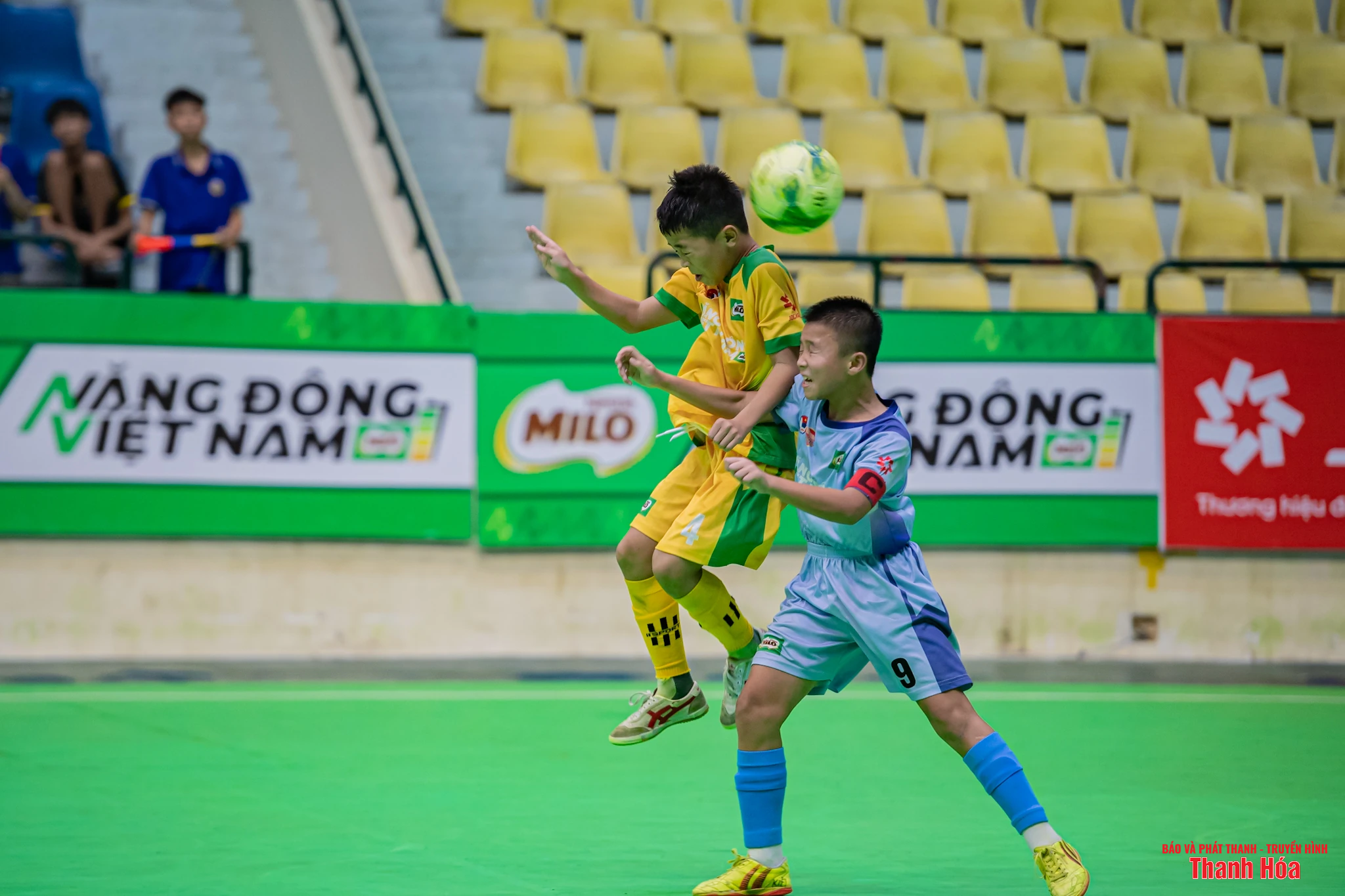 U11 Việt Hùng vao m88 Hóa giành vé vào tứ kết sau chiến thắng thuyết phục trước Hà Tĩnh