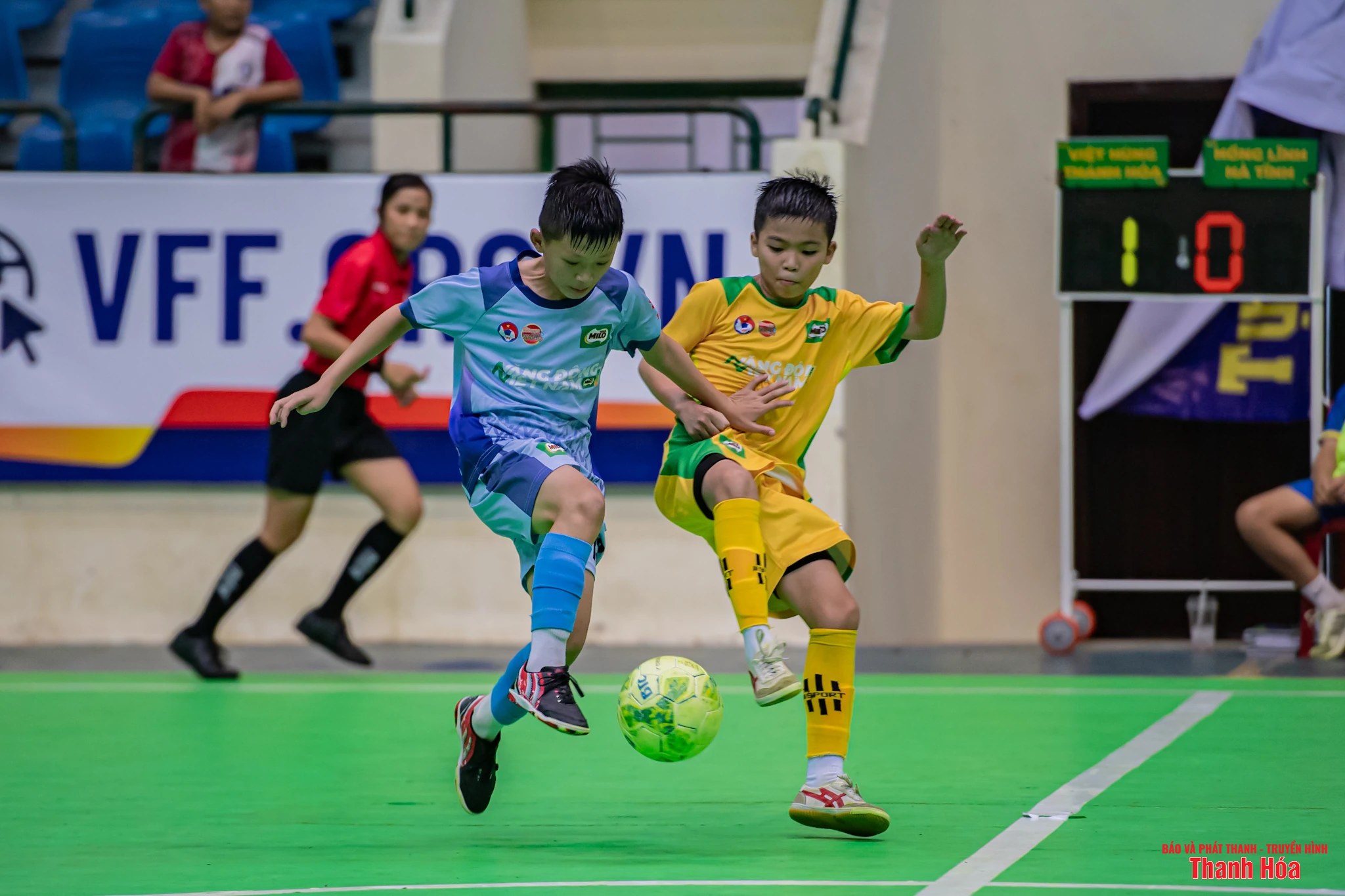 U11 Việt Hùng vao m88 Hóa giành vé vào tứ kết sau chiến thắng thuyết phục trước Hà Tĩnh
