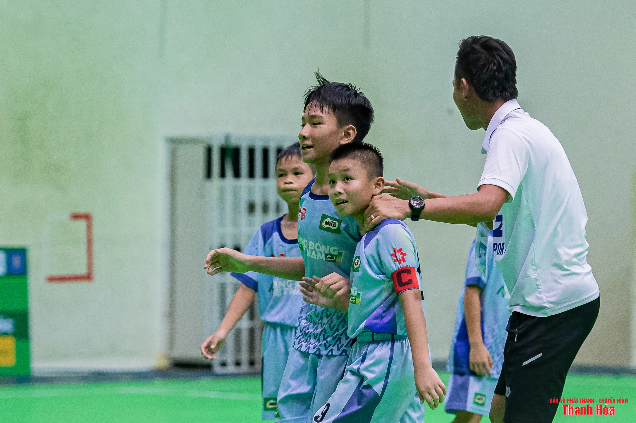 U11 Việt Hùng vao m88 Hóa giành vé vào tứ kết sau chiến thắng thuyết phục trước Hà Tĩnh